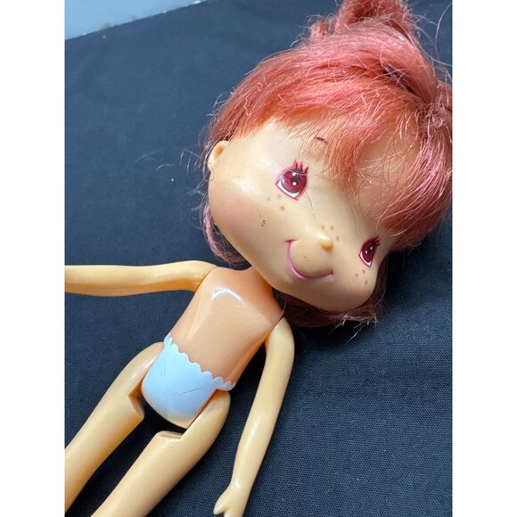Bandai 2002 Strawberry Shortcake Mini Doll With Red Hair & White Outfit 5.5 Inch - Picture 4 of 4